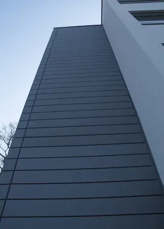 Moderne zinken gevelbekleding